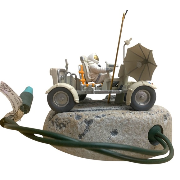 VTG Hallmark Space Lunar Rover Vehicle Light-Up Christmas Ornament Collectible - Picture 5 of 10